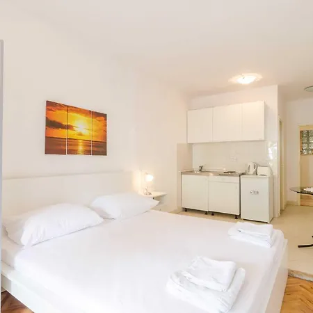 House Ariva - With Balcony 2 Adults - A2 Daire *