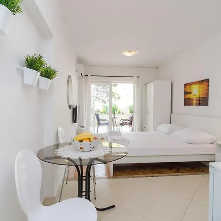 Apartment House Ariva - With Balcony 2 Adults - A2 *